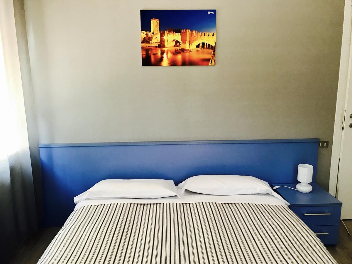 Simoni 10 Hotell Verona Exteriör bild