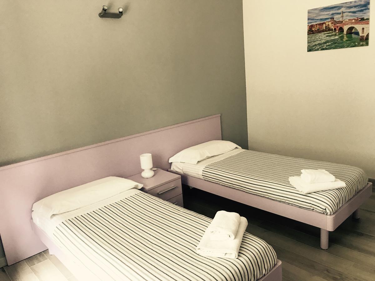 Simoni 10 Hotell Verona Exteriör bild