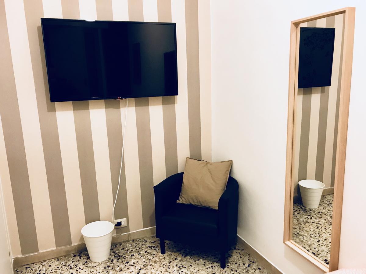 Simoni 10 Hotell Verona Exteriör bild